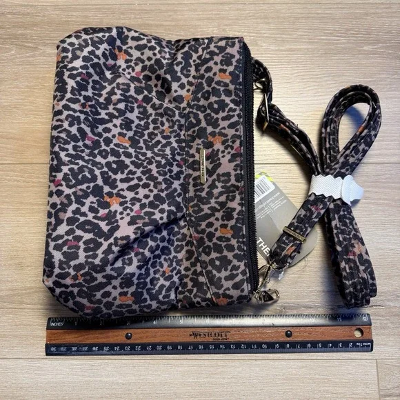 Travelon Women's Crossbody Bag Anti-Theft RFID Purse NWT Leopard Print - Picture 10 of 11